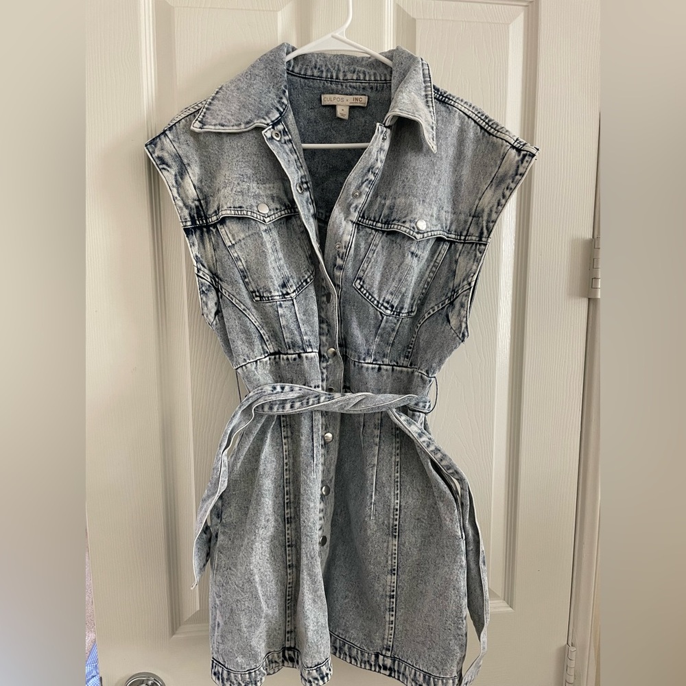 Denim dress with removable sleeves